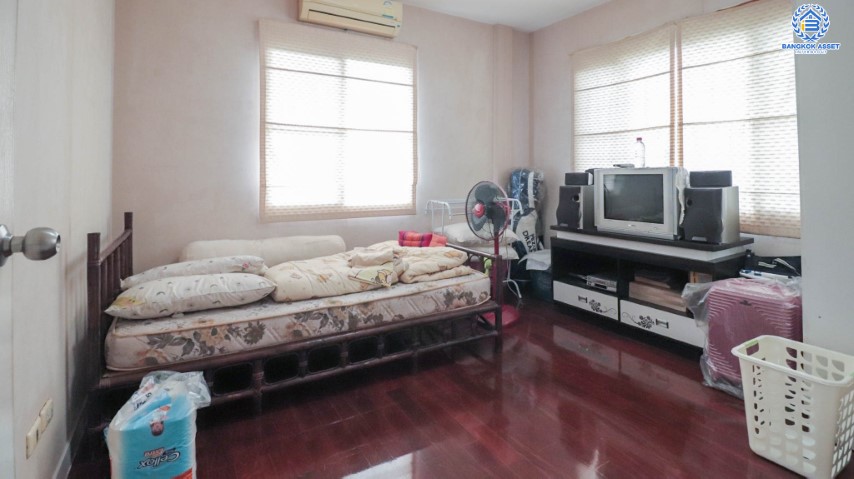 *****บ้านเดี่ยวมือสองกรุงเทพมหานคร โครงการ มัณฑนา เพชรเกษม81  บ้านเดี่ยวหลังใหญ่ พร้อมอยู่ คุณภาพระดับ L&H เนื้อที่ 62.7 ตร.ว. ฟังก์ชัน 3 ห้องนอน 3 ห้องน้ำ 1 ที่จอดรถ บนทำเลเชื่อมต่อ ถนนเพชรเกษม ,ถนนมาเจริญ ,ถนนพุทธมณฑล ใกล้จุดขึ้นทางด่วน "เพชรเกษม" จองเลย!